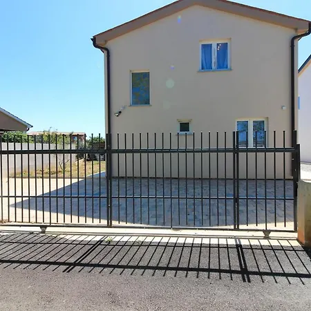 New Seve Ii With Pool, Near The Town Center, 3km From The * Pula
