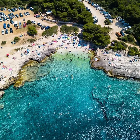 New Seve Ii With Pool, Near The Town Center, 3km From The * Pula