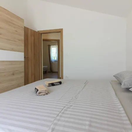 New Seve Ii With Pool, Near The Town Center, 3km From The Πούλα