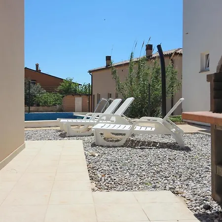 New Seve Ii With Pool, Near The Town Center, 3km From The ヴィラ *