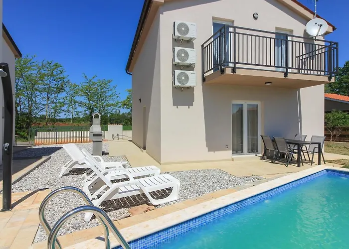 New Seve Ii With Pool, Near The Town Center, 3km From The *