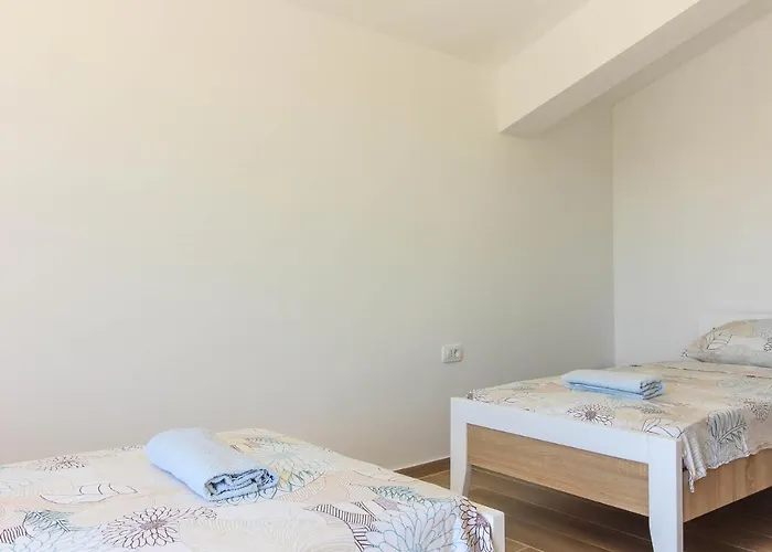 New Seve Ii With Pool, Near The Town Center, 3km From The Vila *