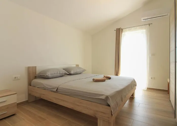 Villa New Seve Ii With Pool, Near The Town Center, 3km From The *