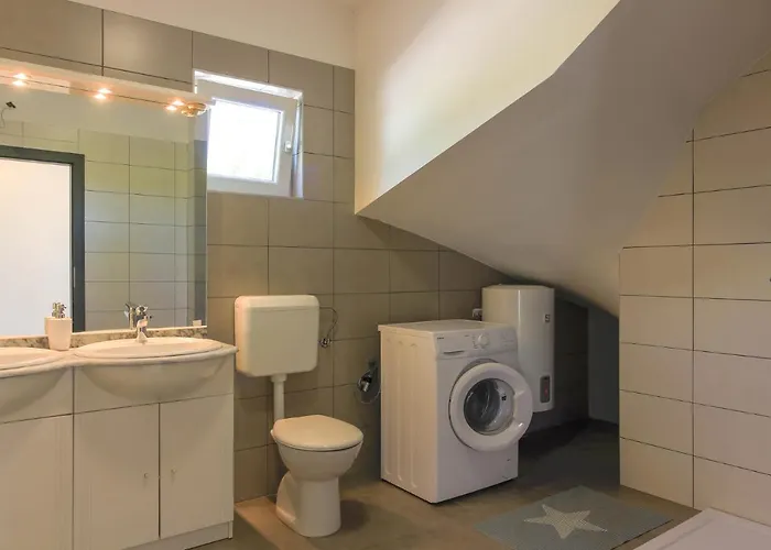 New Seve Ii With Pool, Near The Town Center, 3km From The Villa Pula