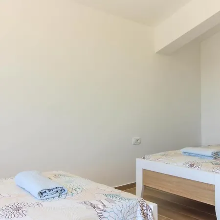 New Seve Ii With Pool, Near The Town Center, 3km From The וילה *