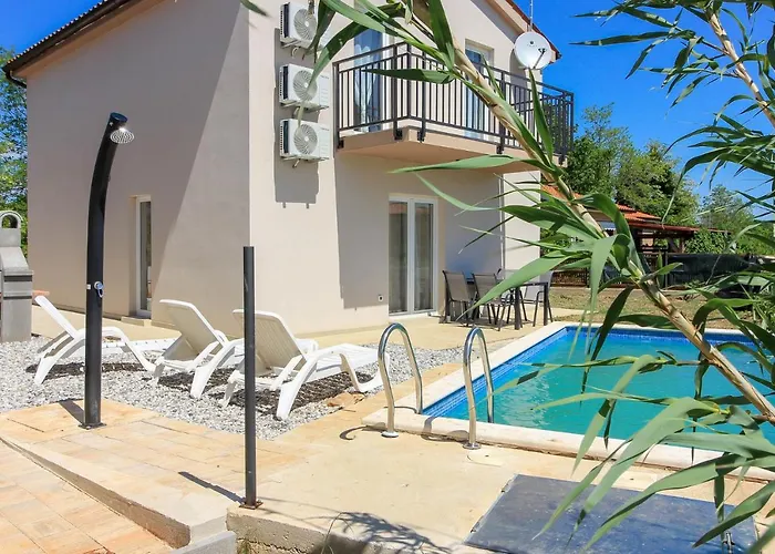 New Seve Ii With Pool, Near The Town Center, 3km From The Villa *
