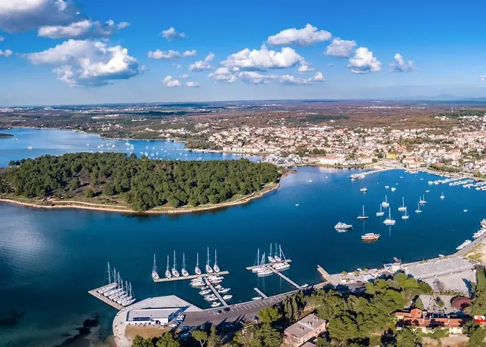 New Seve Ii With Pool, Near The Town Center, 3km From The Villa *