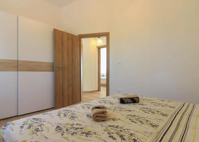 New Seve Ii With Pool, Near The Town Center, 3km From The Villa