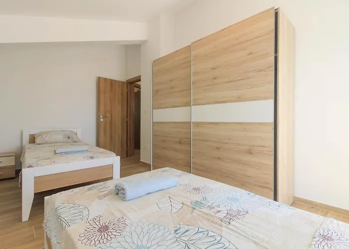 New Seve Ii With Pool, Near The Town Center, 3km From The Villa