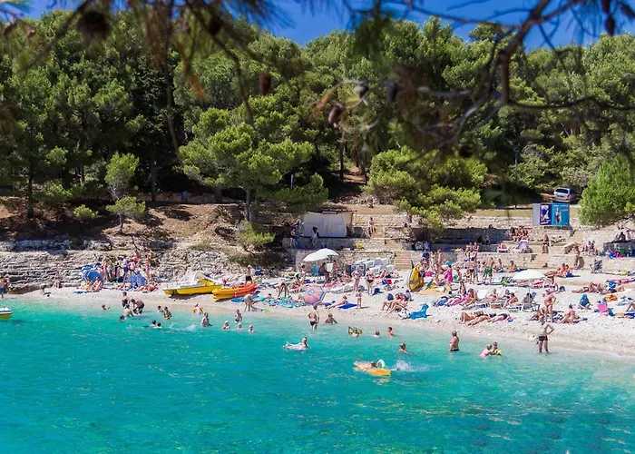 New Seve Ii With Pool, Near The Town Center, 3km From The Pula