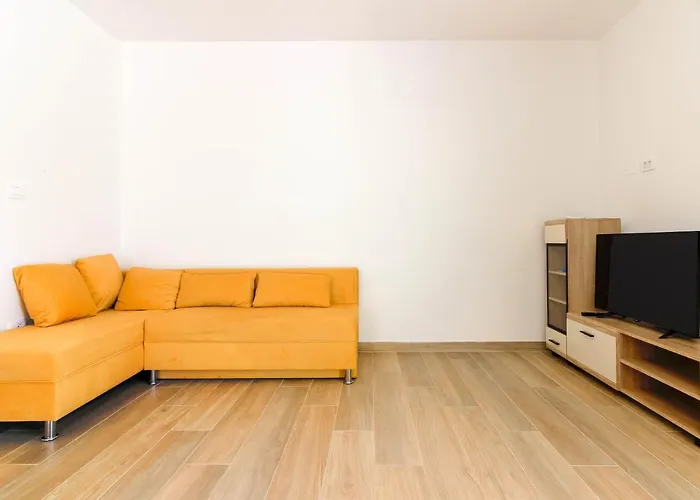 New Seve Ii With Pool, Near The Town Center, 3km From The Villa